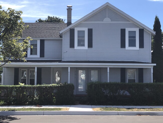 Front of House - 706 Forest Ave