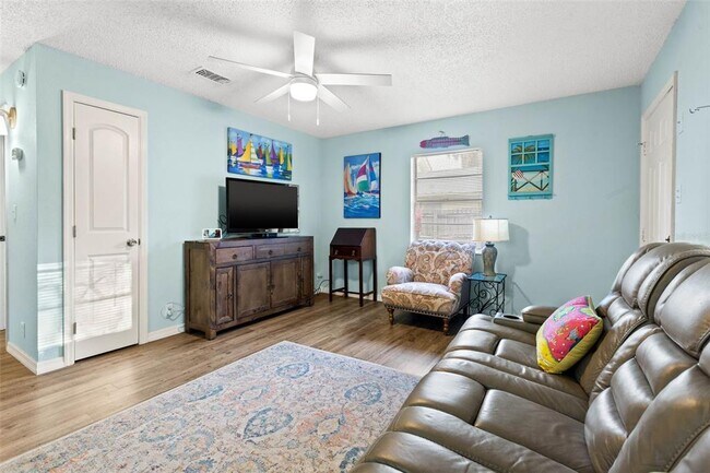 Foto del edificio - 2719 Beach Blvd S