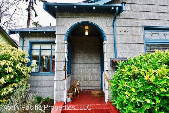Foto del edificio - 4 br, 1.5 bath House - 2122 Dexter Ave N