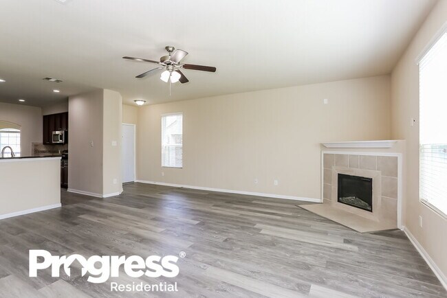 Foto del edificio - 12430 Greencanyon Dr