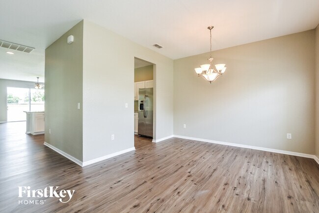 Foto del edificio - 1397 Normandy Heights Cir