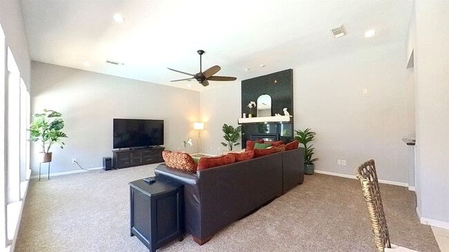 Building Photo - 3339 Country Club Blvd