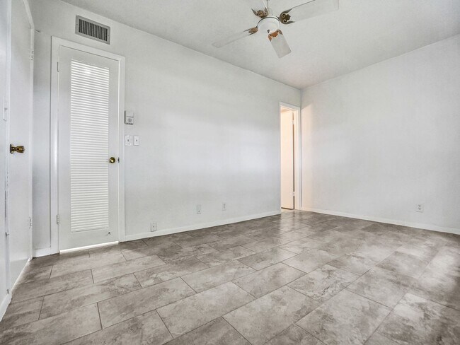 Foto del edificio - 2 bedroom 2 bath condo in Delray Beach 55 ...