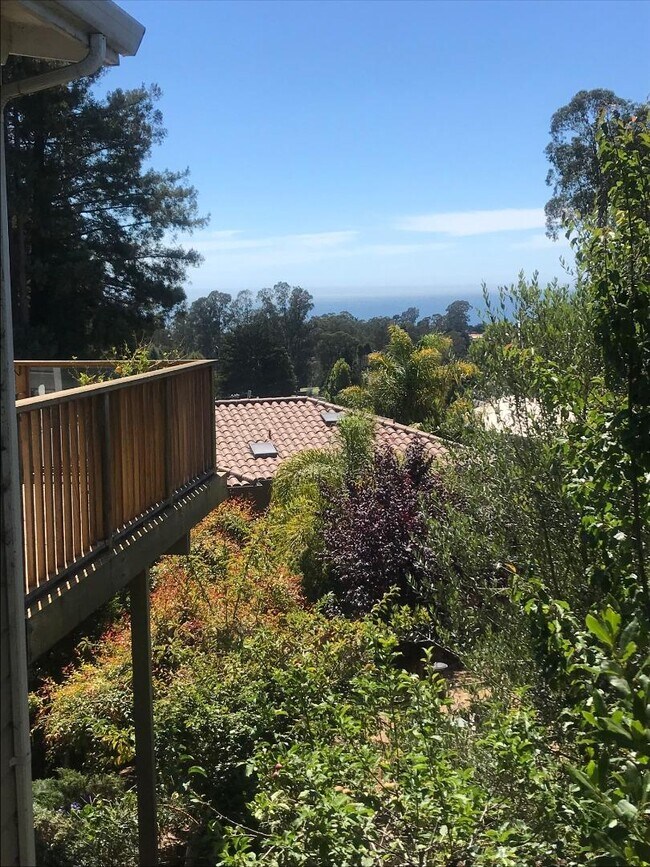 Building Photo - 532 Vista Del Mar Dr