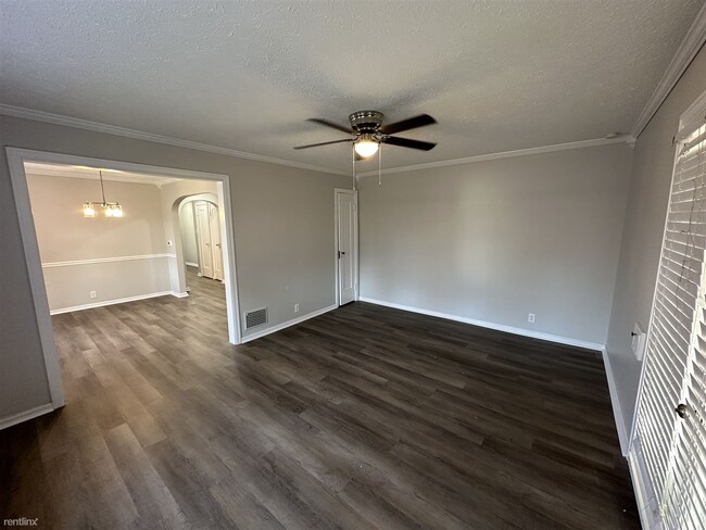 Foto del edificio - 3 br, 2 bath Duplex - 5250 East Market Str...