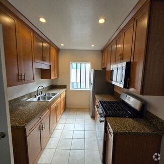 Building Photo - 3715 Kelton Ave
