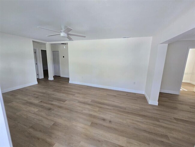 Building Photo - 416 W Ianthe St