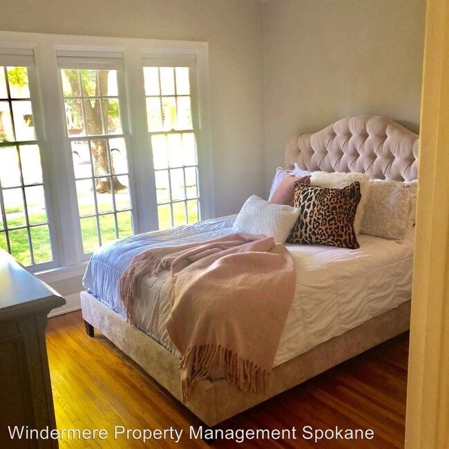 Foto del edificio - 2 br, 1 bath House - 918 W 18th