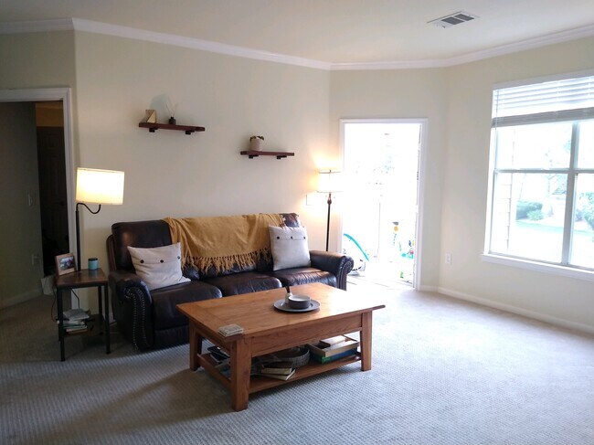 Photo - 6021 Castlegate Dr W Apartment