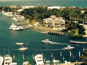 Foto del edificio - 2639 N Riverside Dr