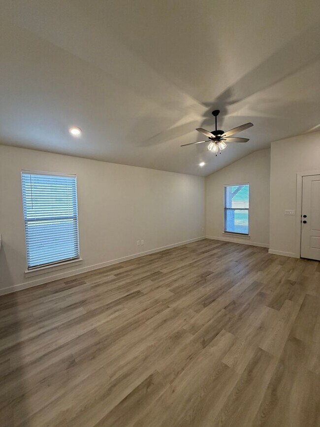 Foto del edificio - Harvest Neighborhood Beauty