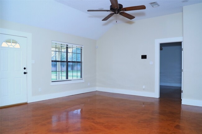 Building Photo - 218 Hickory St