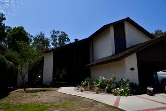 Building Photo - 10575 Canyon Lake Dr