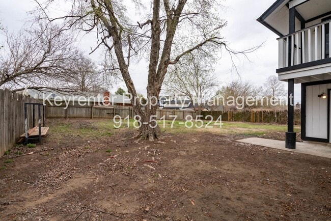 Building Photo - Gorgeous 3 Bedroom Remodel, BA Schools!