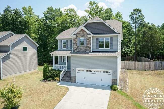Building Photo - Beautiful Home in Quiet neighborhood
