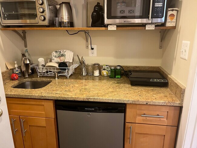 Foto del edificio - 6807 Buttermere Ln
