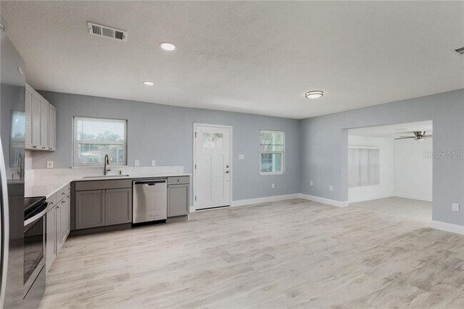 Photo - 211 N Bradford Ave House