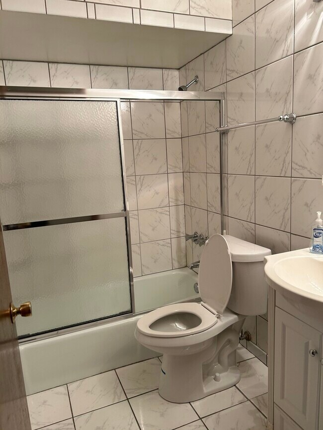 Foto del edificio - 1031 E 151st St