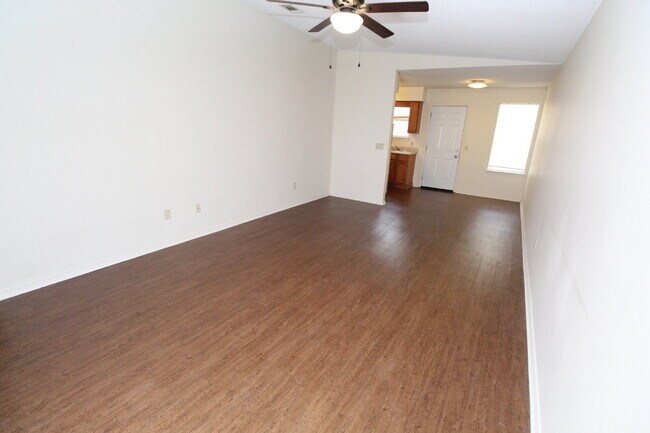 Foto del edificio - Convenient Southwest Pensacola Living — 3BR Home with Open Floor Plan, Private Fenced Yard & Easy...