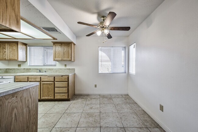 Foto del edificio - 929 S Ranger St