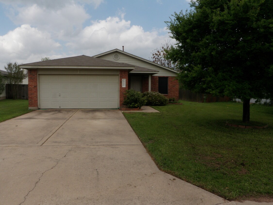 612 Elizabeth Ln, Bastrop, TX 78602 House Rental in Bastrop, TX