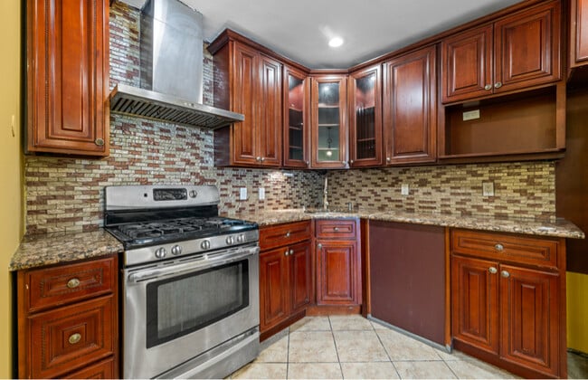 Building Photo - 42-38 Judge St