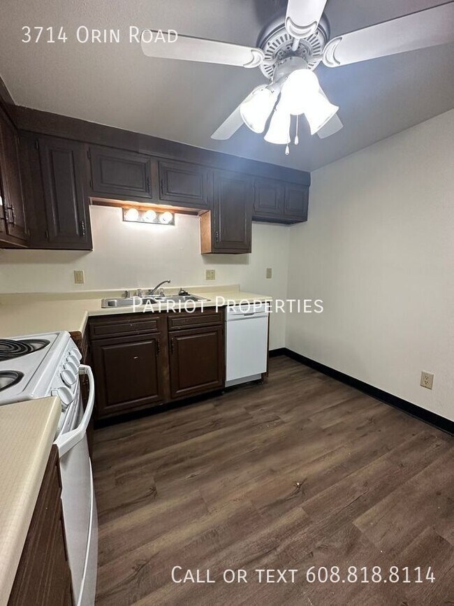 Foto del edificio - 1 bed/1 bath plus den in Madison, WI!