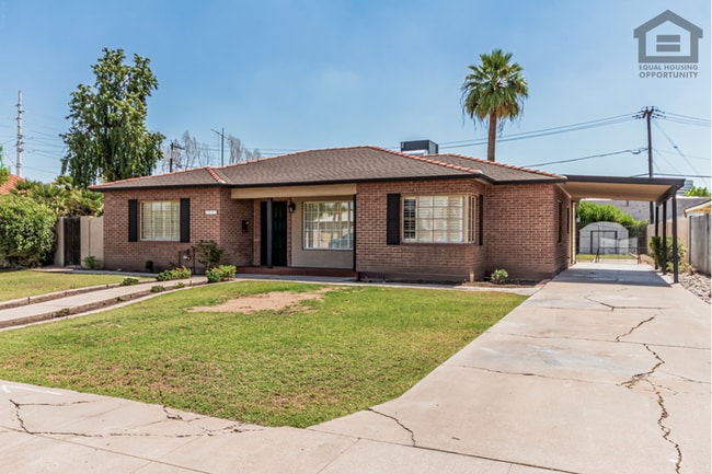 Photo - 3Bed/3Bath House at Thomas/7th Ave! Ready for Immediate Move-In! -- NO HOA! FULLY REMODELED!