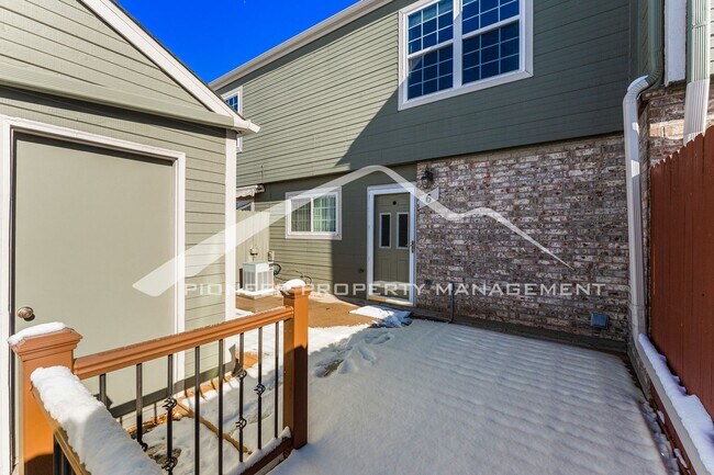 Foto del edificio - Fantastic Townhome with 1-Car Attached Garage, and Central AC!