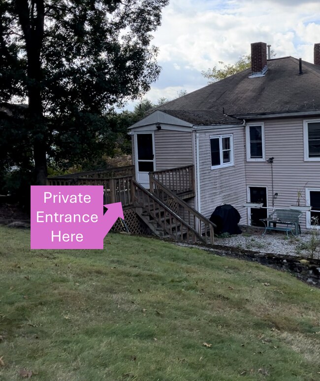 Entrada privada, vista trasera, terraza - 149 Mechanics St