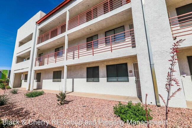 Foto del edificio - 1 br, 1 bath House - 1361 E University Ave...