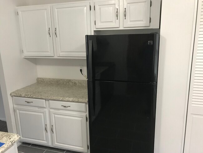 Kitchen - 7203 Cross St