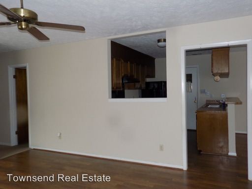Building Photo - 1527 Bingham Dr