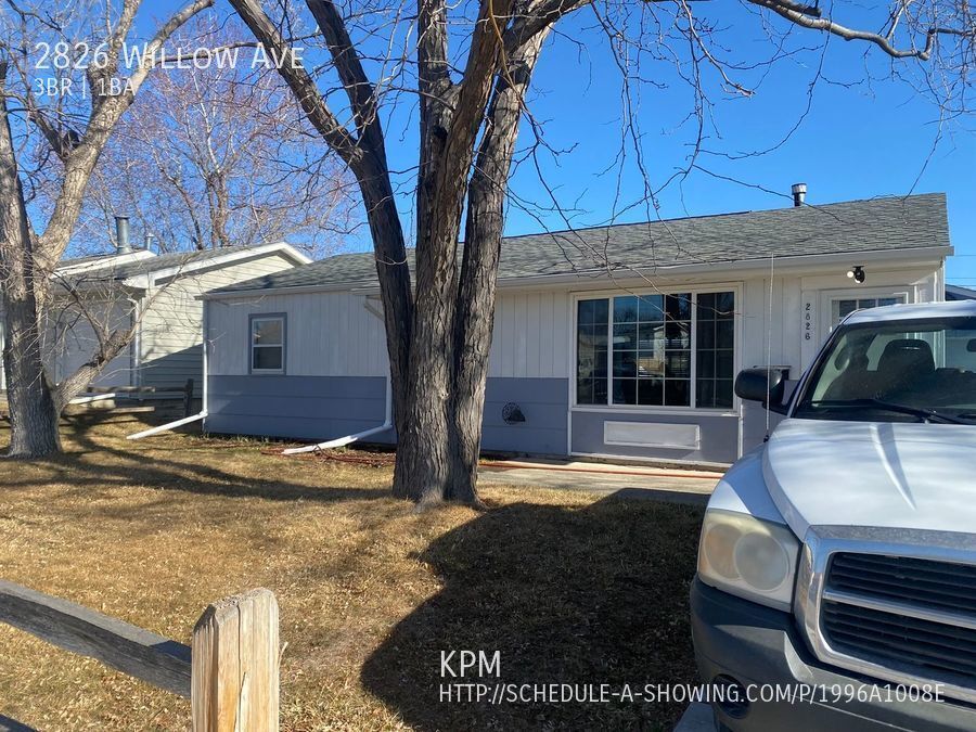 Primary Photo - 3 BED | 1 BATH | DOUBLE GARAGE | ROBBINSDALE