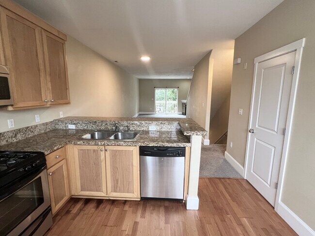 Building Photo - 18465 SW Stepping Stone Dr