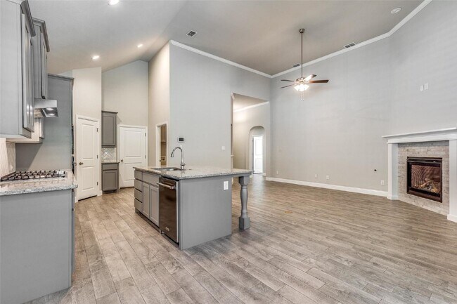 Foto del edificio - Now Available! 4-Bedroom Home with Granite Countertops & Cozy Fireplace in Aledo ISD