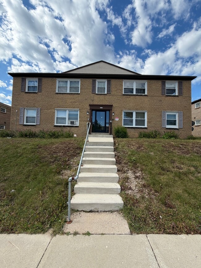 Building Photo - 4925 W Oklahoma Ave