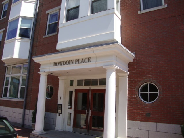 Building Photo - 10 Bowdoin St