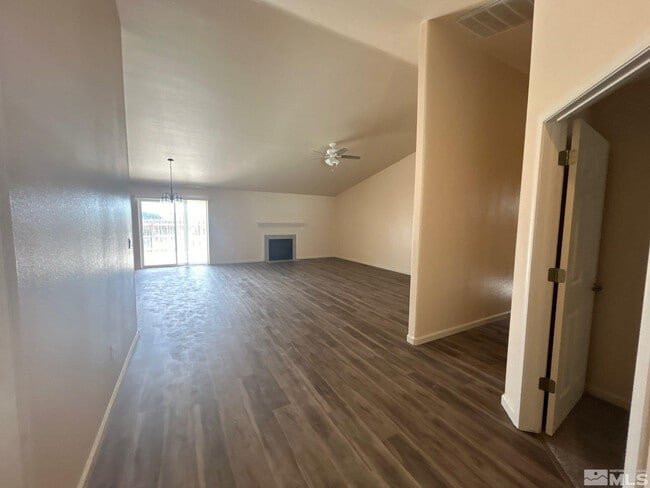 Building Photo - 455 Mallard Way