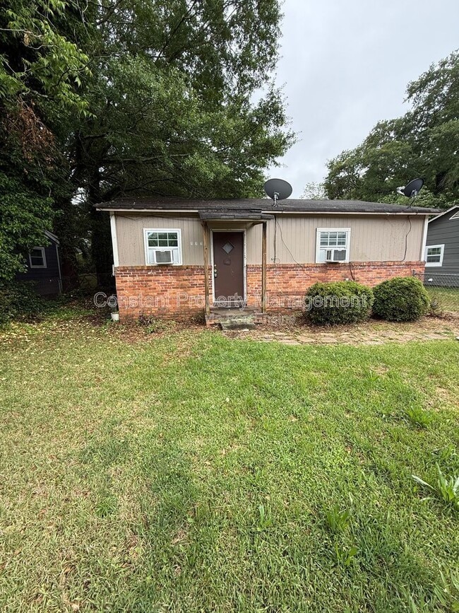 Building Photo - 1110 Dewey St