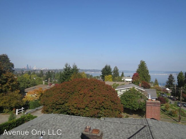 Building Photo - 4909 52nd Ave S