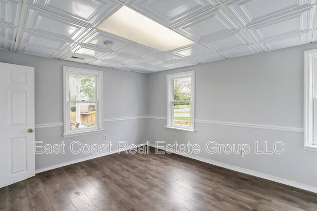 Building Photo - 500 N Marshall St