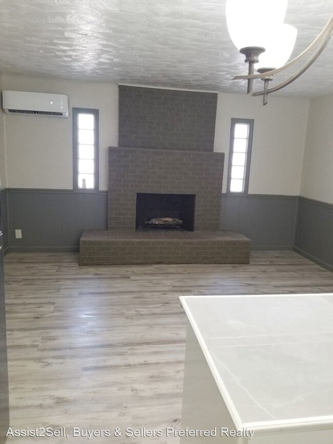 Building Photo - 2 br, 2 bath House - 1701 7th St.