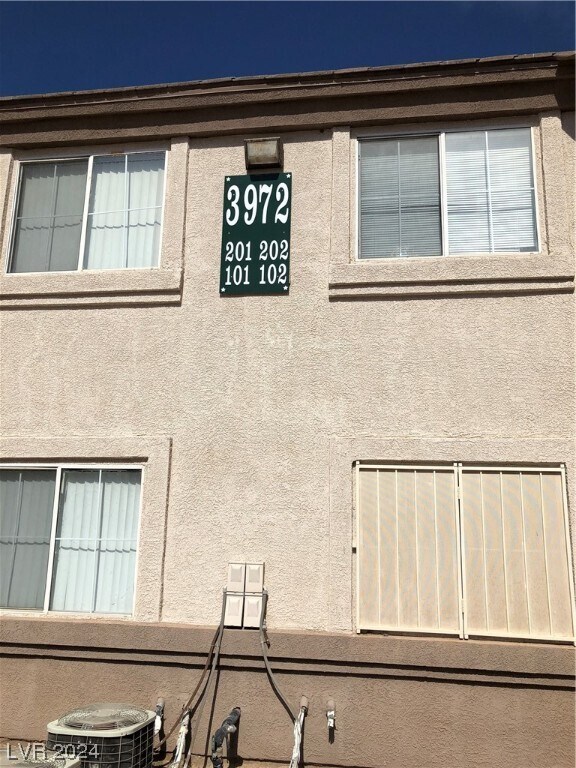 Foto del edificio - 3972 Danny Melamed Ave