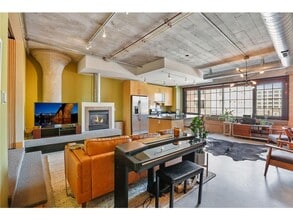 Building Photo - 525 N 3rd St