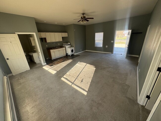 Building Photo - 825 Grant Pl