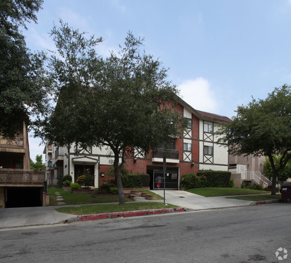 Building Photo - 1115 Thompson Ave