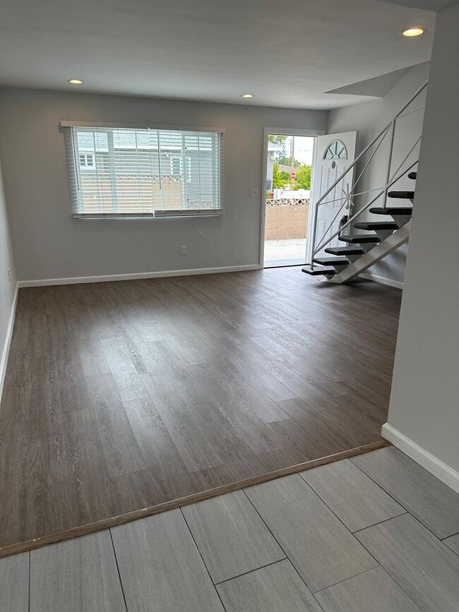 Building Photo - 112