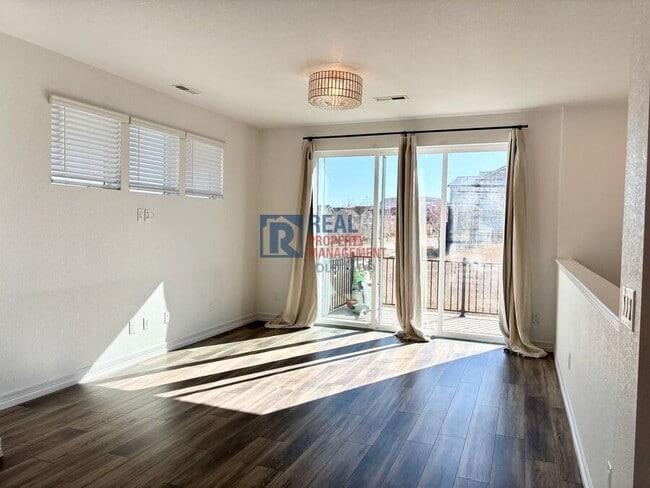 Foto del edificio - 4255 Cyan Cir