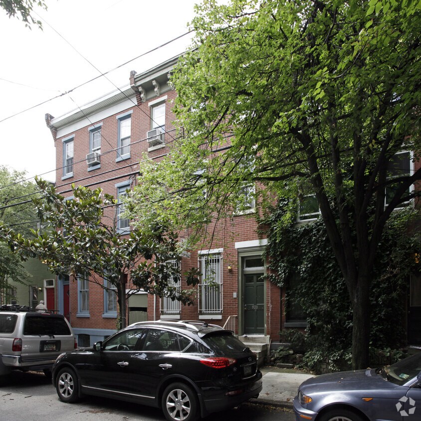 Building Photo - 1920 Bainbridge St